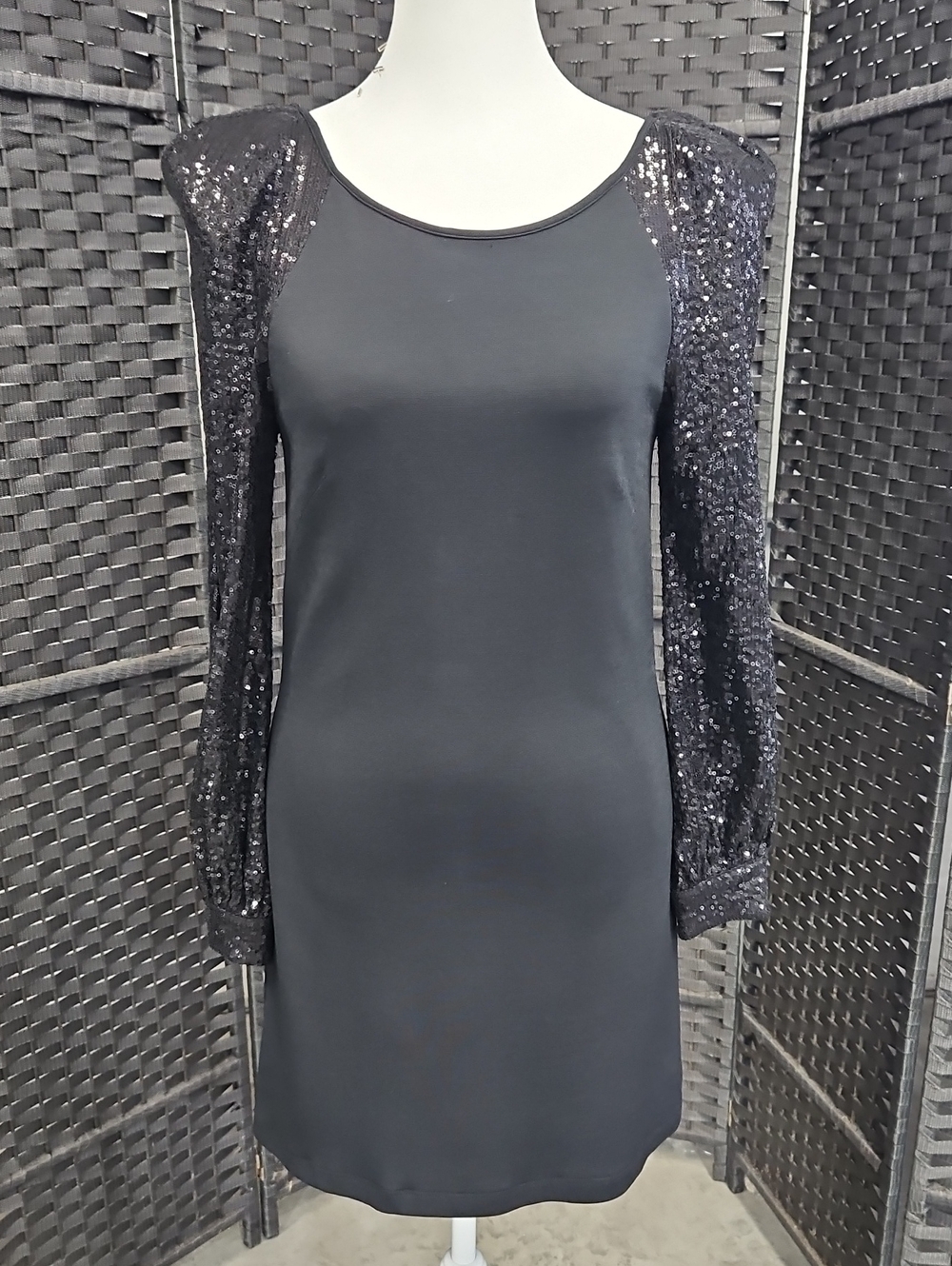 Size 0 Black Sequin Long Sleeve Cocktail Laundry by Shelli Segal